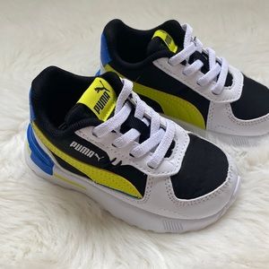 NWOT Puma toddler sneakers, size 4